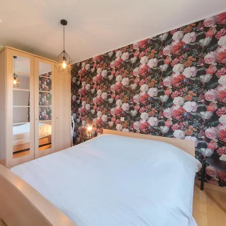 Cannes 208 With Balcony By Interhome *